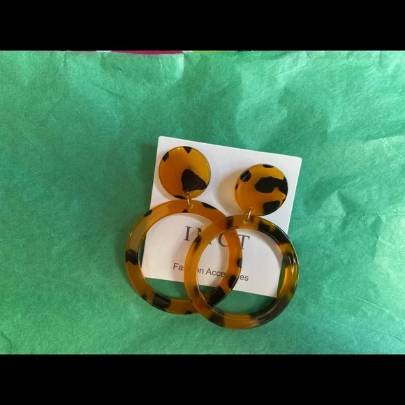 Earring Bundle - Picture 6 of 6